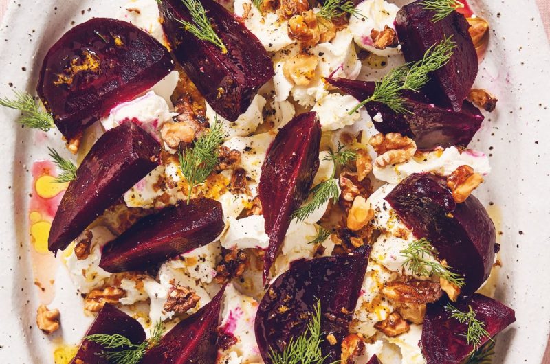 BEETROOT AND GOAT’S CHEESE SALAD WITH ORANGE DRESSING