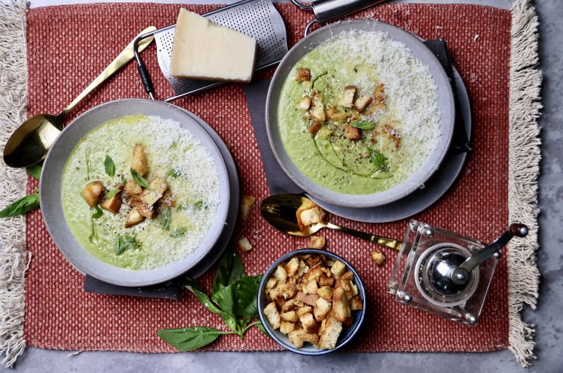 Zucchinni, pea and basil soup with Parmesan croutons